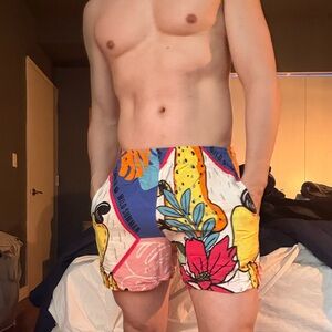 Colorful Tropical Print Lightweight Shorts